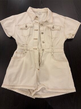 Le Lis Cream Short-Sleeve Denim One-Piece Romper with Contrast Stitching